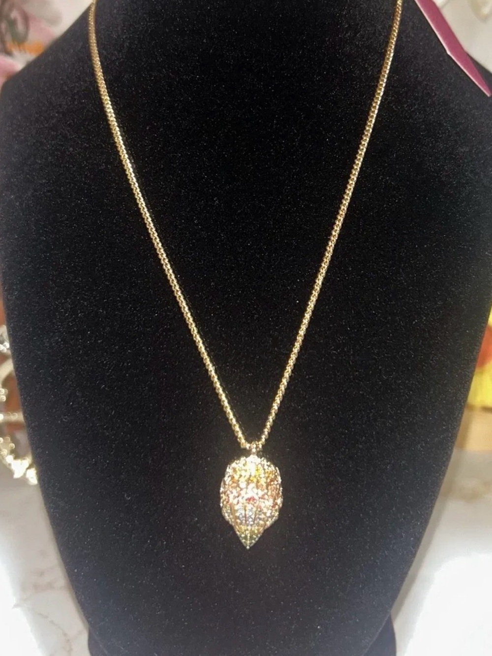 Kurt Geiger NWT Gold Tone Multicolor Crystal Pavé Eagle Head Pendant Necklace.